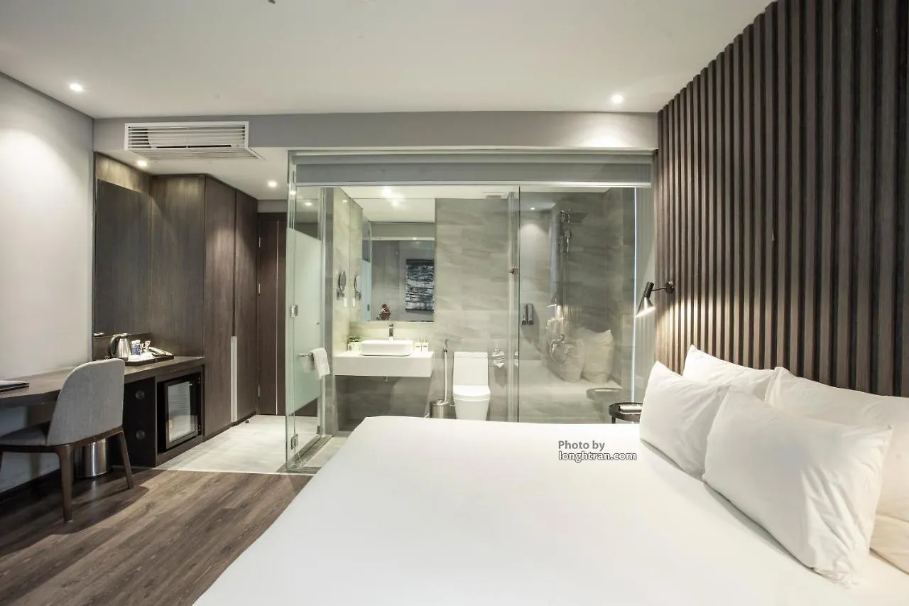 Grand Ocean Luxury Boutique - Infinity Rooftop Pool Da Nang Vietnam